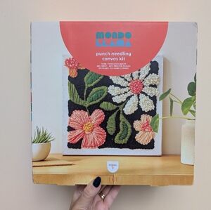 Mondo Llama Punch Needling Canvas Floral Art Kit - Brand New!